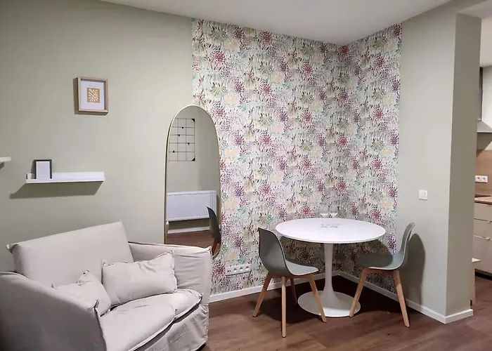 City Center Location 1Br Apartment Near Station!